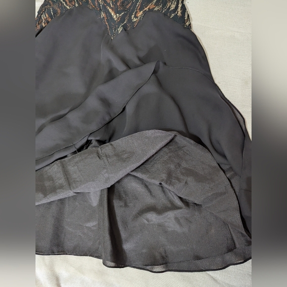 1990s Party Dress with Shades of Gold Tinsel Drop Waist - Picture 8 of 8